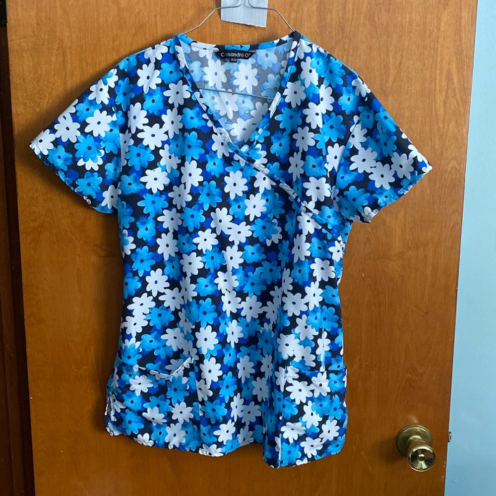 Scrub top